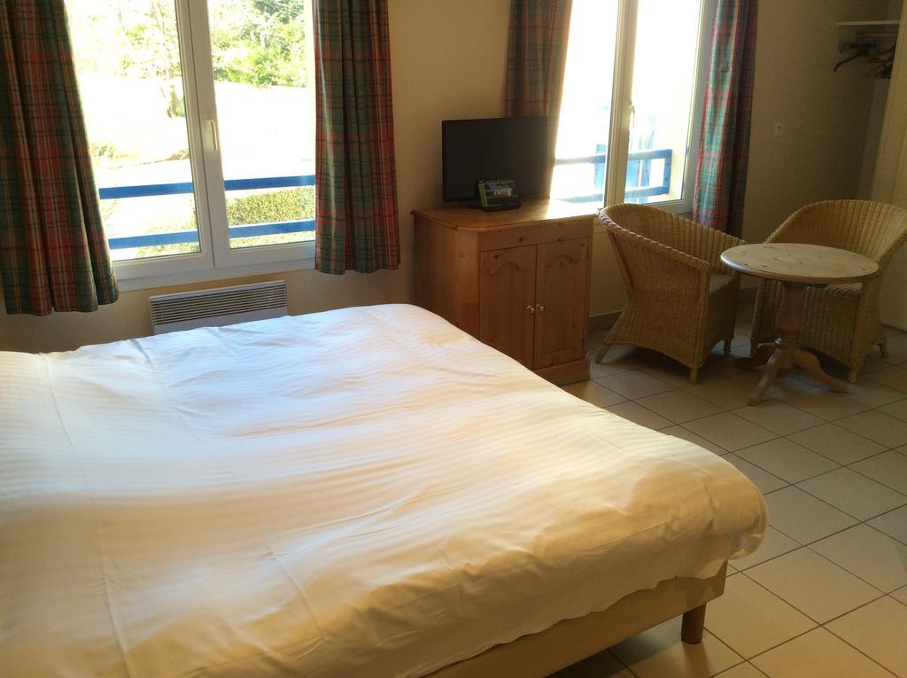 Residence Hotel Les Ducs De Chevreuse Avec Hebergement, Repas & Pdj, Seminaire, Bureau & Parking Номер фото