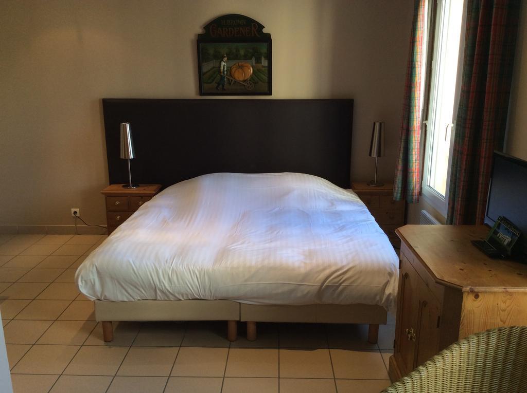 Residence Hotel Les Ducs De Chevreuse Avec Hebergement, Repas & Pdj, Seminaire, Bureau & Parking Номер фото