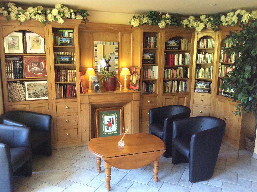 Residence Hotel Les Ducs De Chevreuse Avec Hebergement, Repas & Pdj, Seminaire, Bureau & Parking Экстерьер фото
