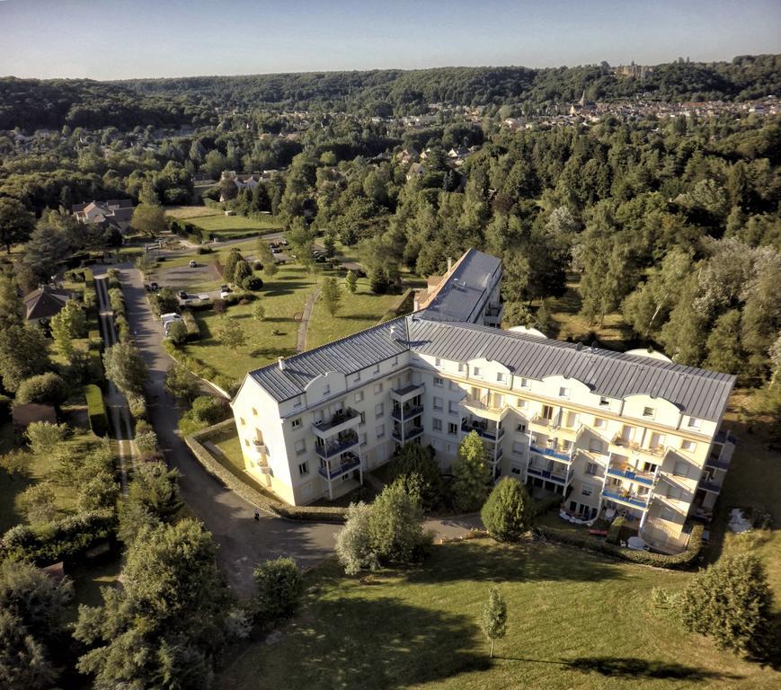 Residence Hotel Les Ducs De Chevreuse Avec Hebergement, Repas & Pdj, Seminaire, Bureau & Parking Экстерьер фото