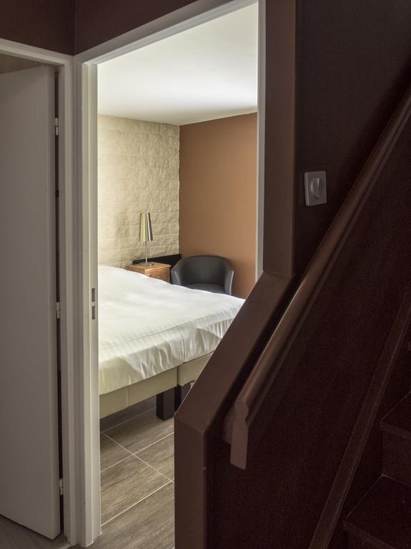 Residence Hotel Les Ducs De Chevreuse Avec Hebergement, Repas & Pdj, Seminaire, Bureau & Parking Экстерьер фото